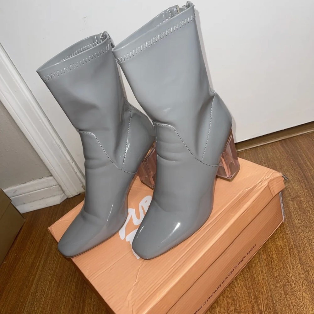 Public Desire Claudia Grey Patent Leather Boots W/ Pink Heel